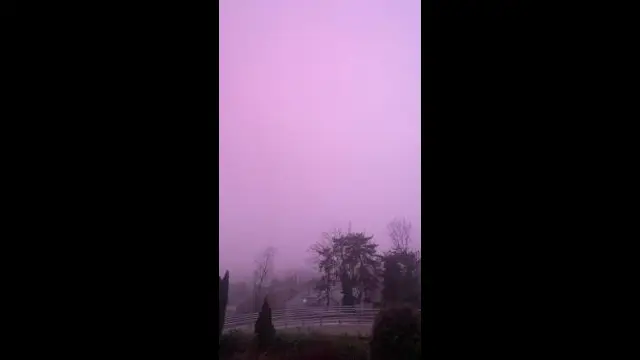 Rózsaszín köd ereszkedett a városra