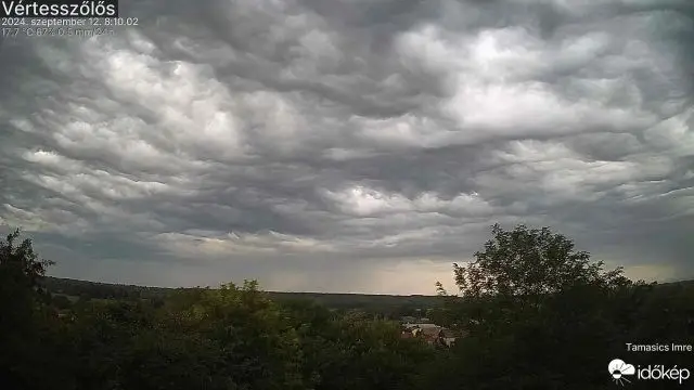 Undulatus asperatus felhők Vértesszőlős fölött