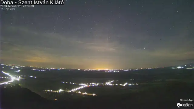 Fényoszlopok koronázták meg a sarki fényt dobai webkameránkon