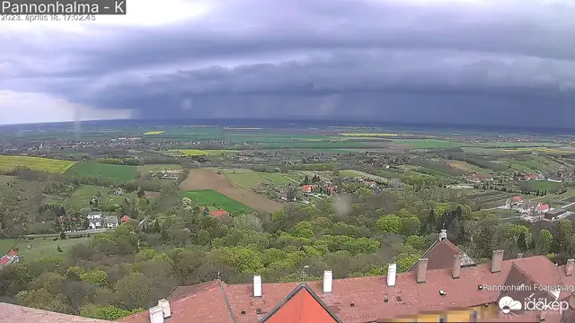 Peremfelhős zivatar Pannonhalma közelében