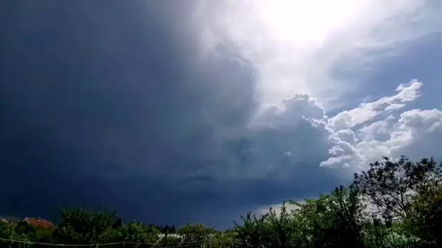 Ez így elment Ruzsa mellett