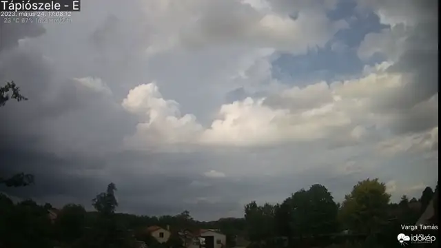 Felhőszakadással érte el a zivatar Tápiószelét