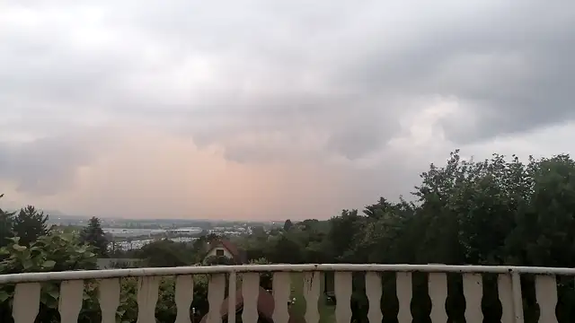 VID_20230607_203948.mp4