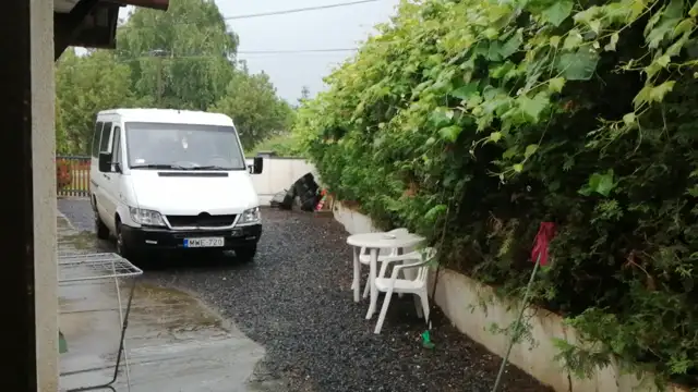 VID_20230611_072224.mp4