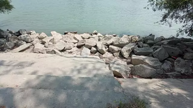 Tavasszal itt víz borította el a partot