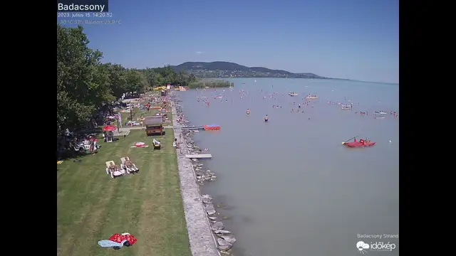 Telik a Balaton, telik az árnyékos rész