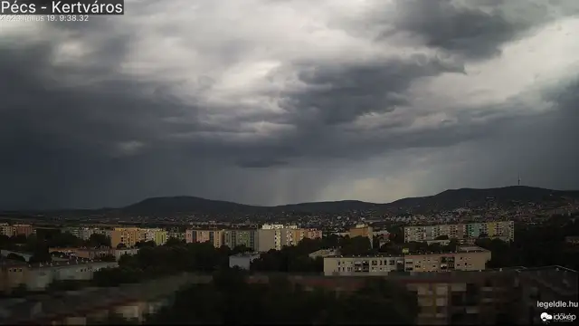 Zivatar robogott át Pécs fölött