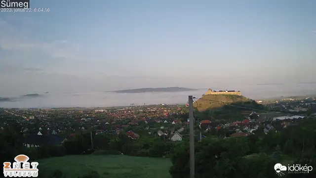 Beúszott a köd a sümegi vár alá