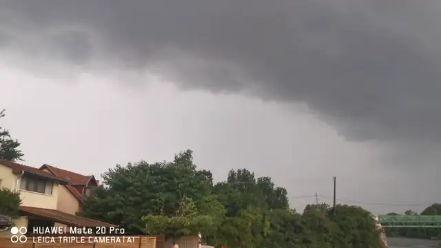 VID_20230805_172341.mp4