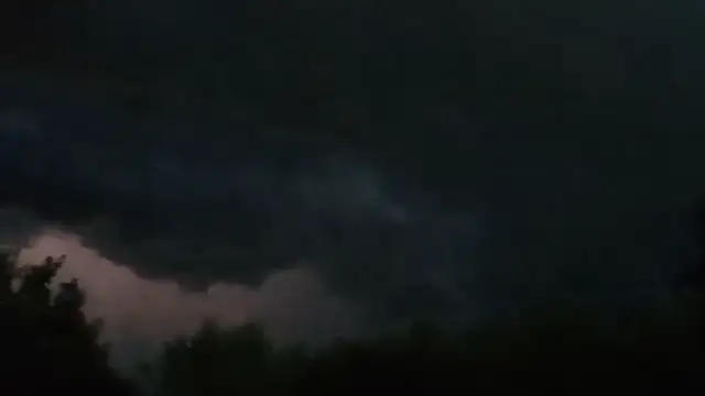 VID_20230806_203907.mp4