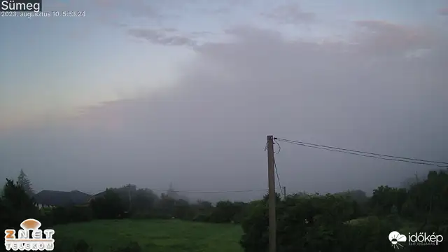 Beborította a köd Sümeget