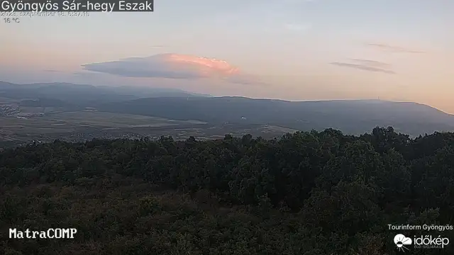 Reggeli felhők a Mátra felett