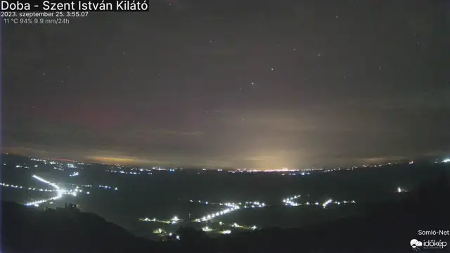 Rózsaszín sarki fény tündökölt az égen