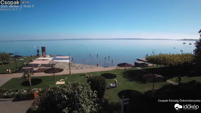 A bátrabbak még megmártóznak a Balatonban