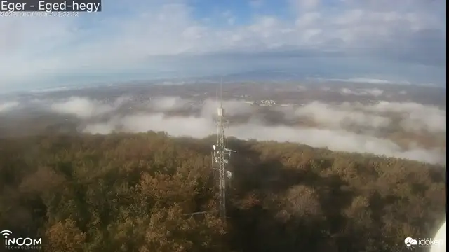 Támadnak a felhők a völgy felől