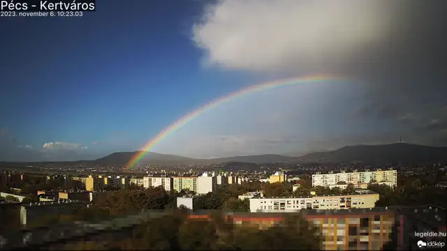 Szép kis szivárvány jelent meg Pécs fölött