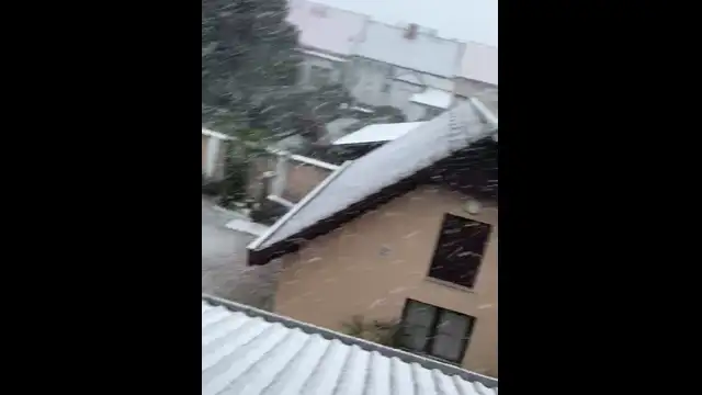 Szakad a hó Szombathelyen (Könyves Norbert)