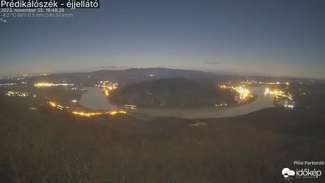 Szombat este két hullámban tűnt fel a sarki fény