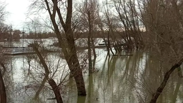 December 25-ei Duna, Pünkösdfürdőnél