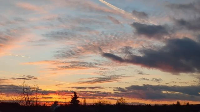 Polgárdi, Naplemente viharos szélben