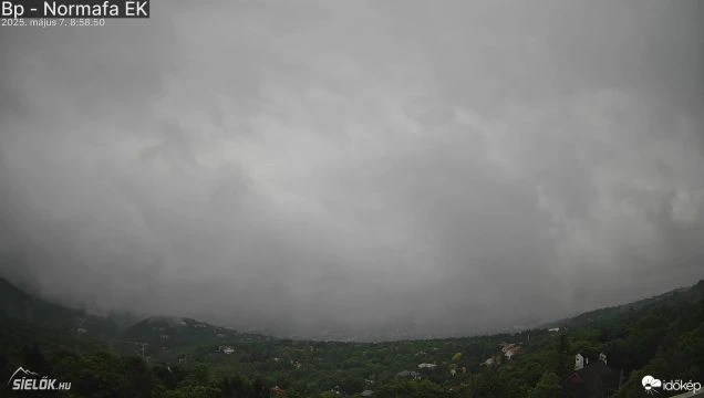 Elnyelték a felhők Normafát