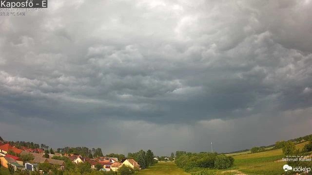 Zivatarral tört be a hidegfront Kaposfőre