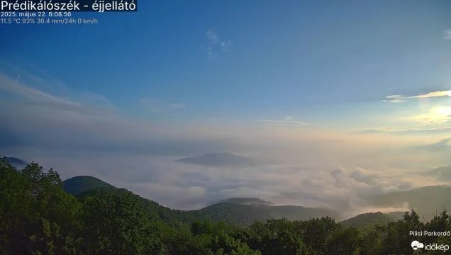 Ködös hullámzik a Dunakanyarban