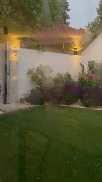 81BE59C3-BEDB-4AFE-82DF-13F649B0052C.mp4