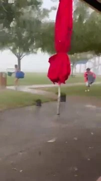 302C1B7F-F34E-45B9-B981-98C37719F152.mp4