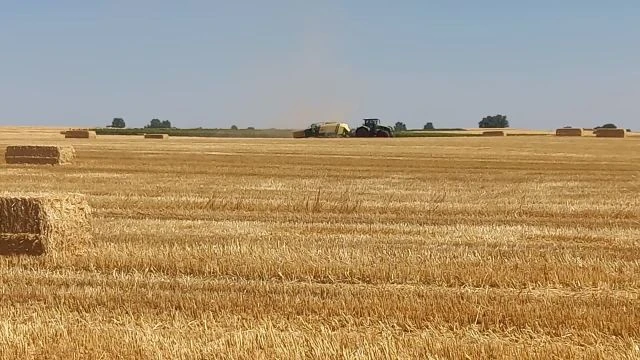 kockabála készül 2025_0705_1438