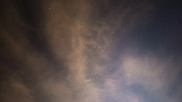 A Dragon átvonulása az ISS mögött nem sokkal