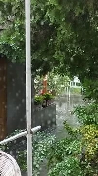 Mintha az özönvíz kezdődne.....