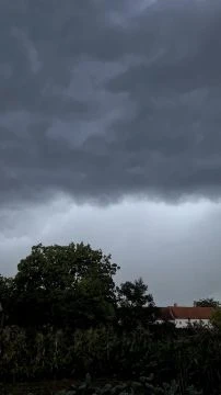 Kaba a felhőszakadás előtti pillanatokban