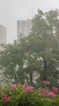 Szinte vízszintesen esett a XXII. kerületben