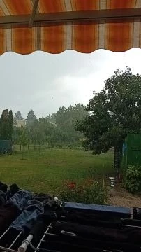 Durva nyári zápor Kápolnásnyéken