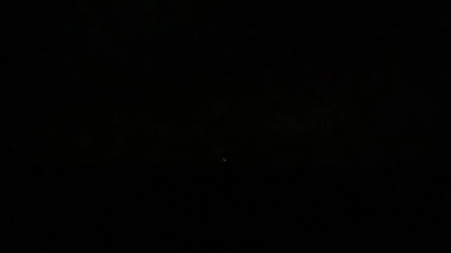 Esti villámshow Tiszalökön a tokaji hegy feletti esőfüggönnyel