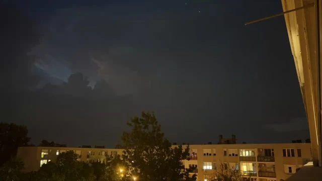 137088D5-A755-4F29-A9F1-4BD3563D7CA2.mp4