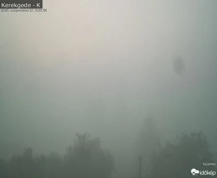 Elnyelte a templomot a köd