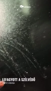 Kaparni lehetett a szélvédőt Vácon