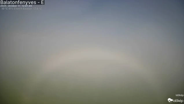 Ködív előzte meg a napsütést Balatonfenyvesen