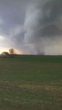 Gustnado kavart délen