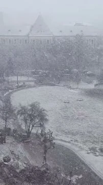 Szekszárdból sem látszik sok a sűrű hóesésben