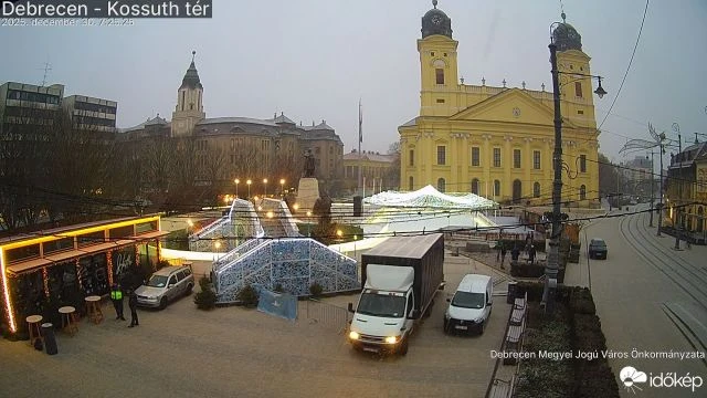 Hózáporral indul a nap Debrecenben