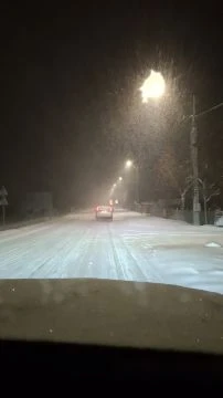 Kavarja a szél a havat Balatongyöröknél