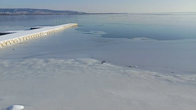 Jégzajlás a Balatonon