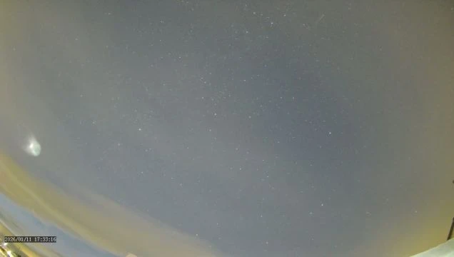 Újabb űrmedúza tűnt fel felettünk