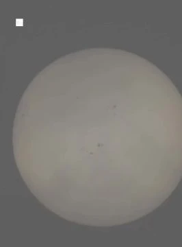 Napkitörések a felszakadó köd fátylán át (Tiszalök)