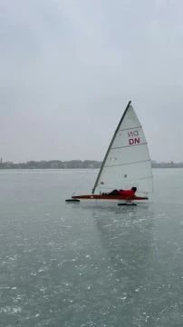 5381AC2D-D68B-43DE-BB58-71409CFDEBDC.mp4