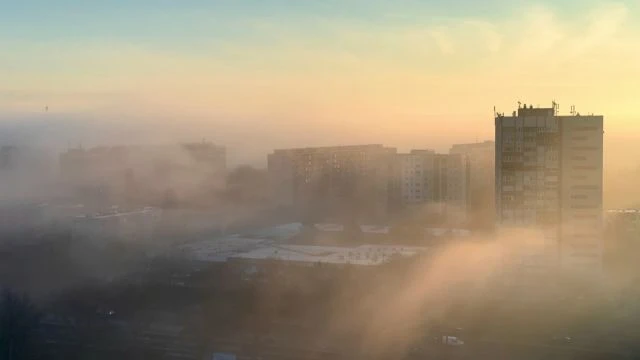 Hullámzó ködös reggel