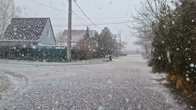 Rendesen rázta Holle anyó Veresegyházon